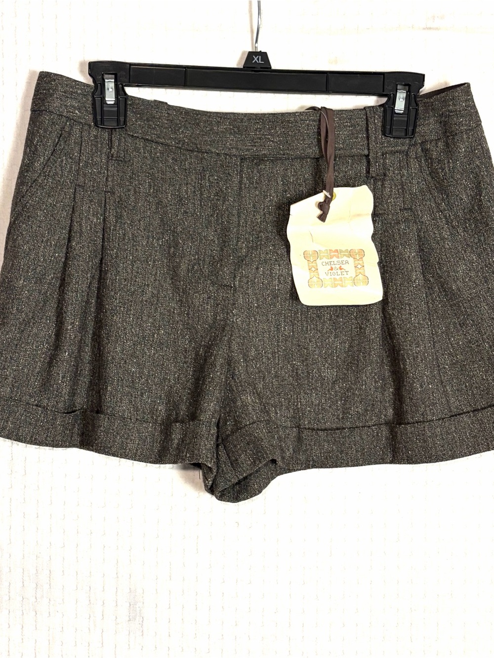 NEW Chelsea & Violet Tailored Pleat Shorts Black Gray Cuffed Career Chic Size 6